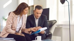 what does a franchise lawyer do